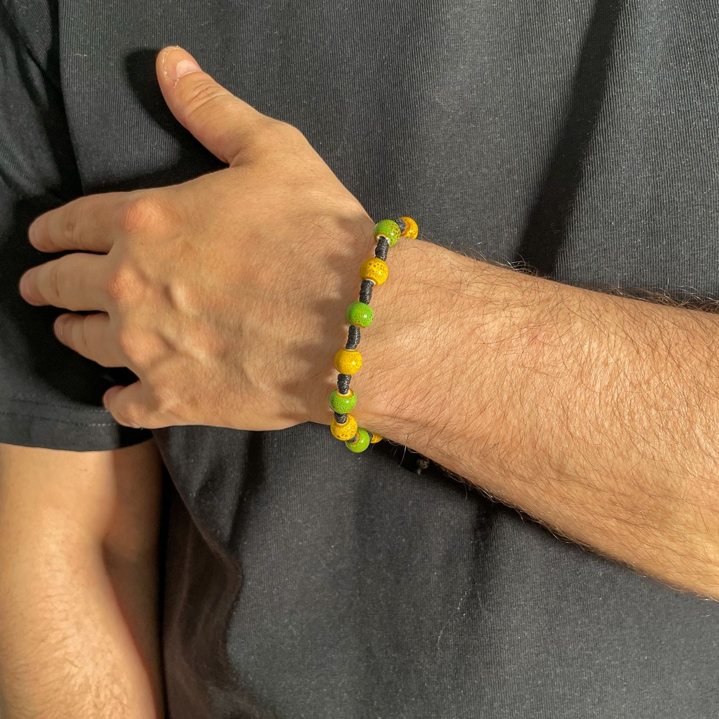 Brățară ceramică verde-galben reglabilă – handmade unisex cu șnur negru