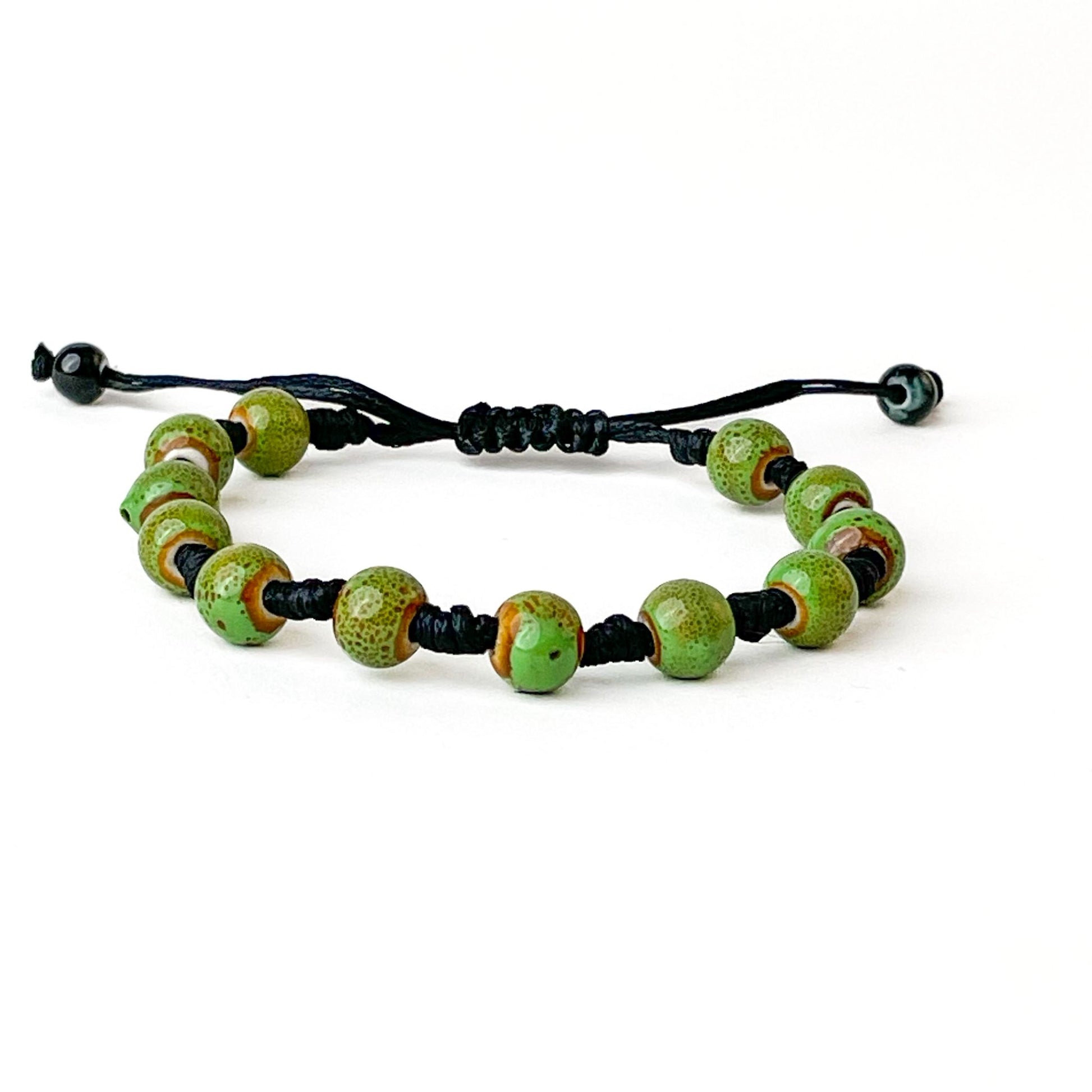 brățară ceramică verde reglabilă handmade pe șnur negru