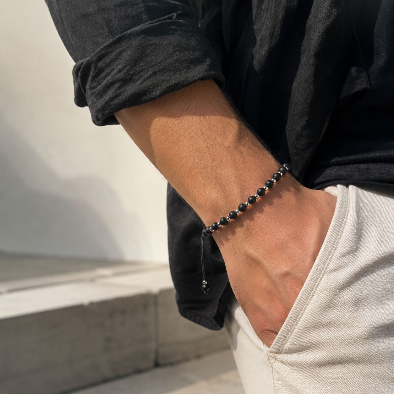 Brățară Onix Mat 4 mm cu bile din argint 925 de 3 mm pe șnur reglabil negru