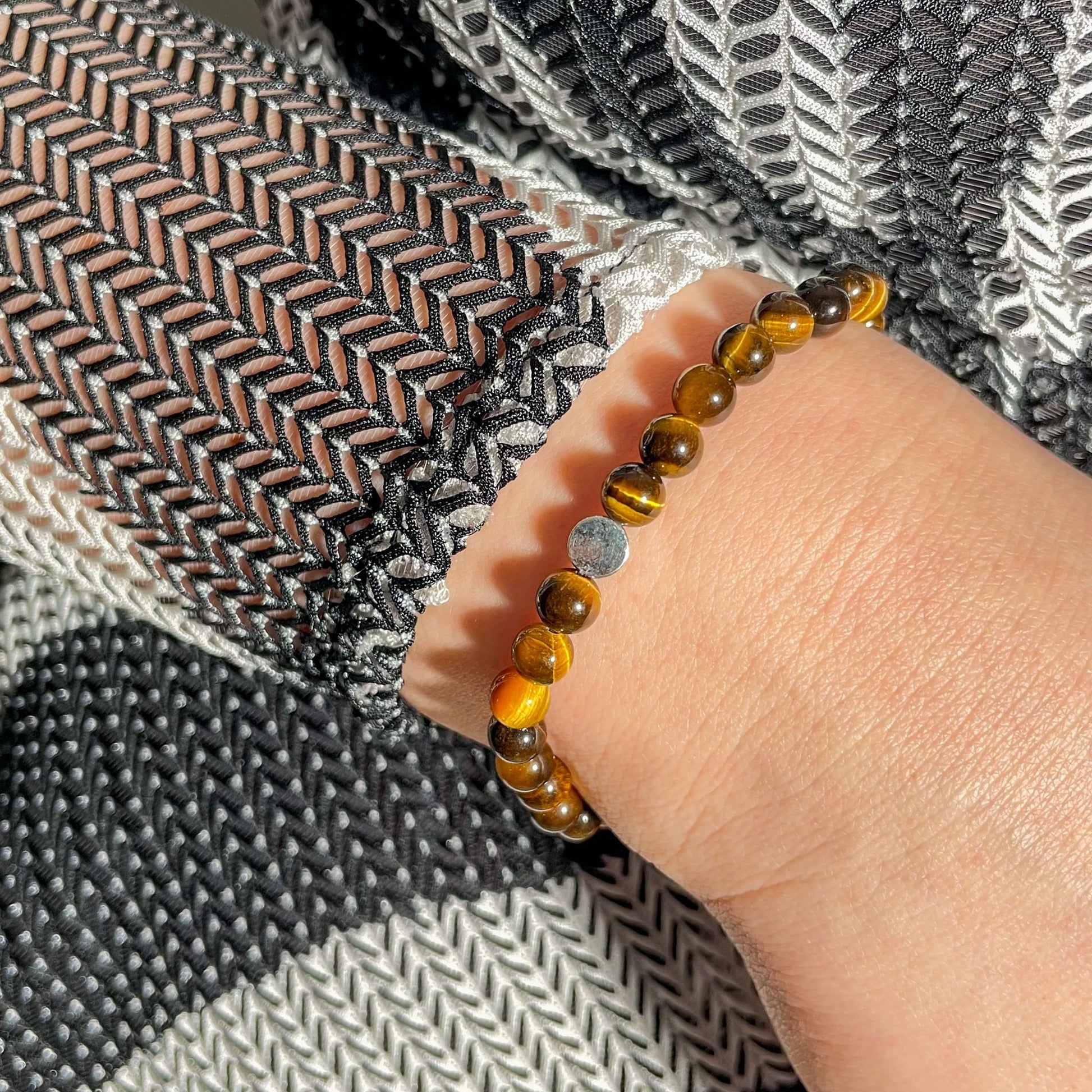 Brățară Tiger Eye 6 mm cu element din argint 925, montată pe elastic, design elegant natural